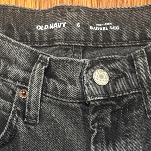Old Navy High Rise Barrel Jeans - Picture 2 of 7